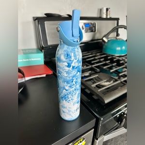 Swig flip and sip water bottle